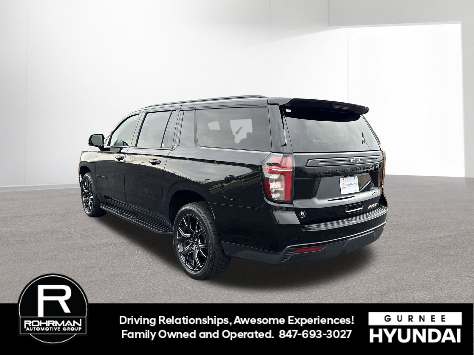 Used 2024 Chevrolet Suburban RST w/ Luxury Package image 7