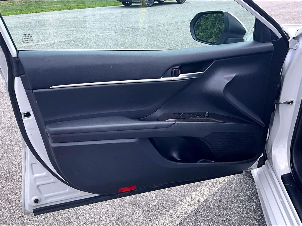 Used 2024 Toyota Camry SE FWD image 9