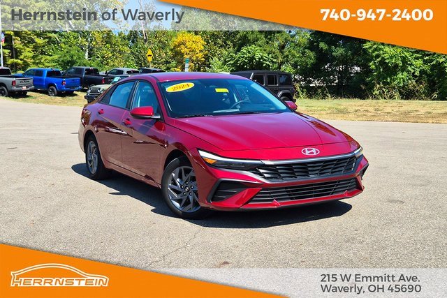 Used 2024 Hyundai Elantra SEL image 1