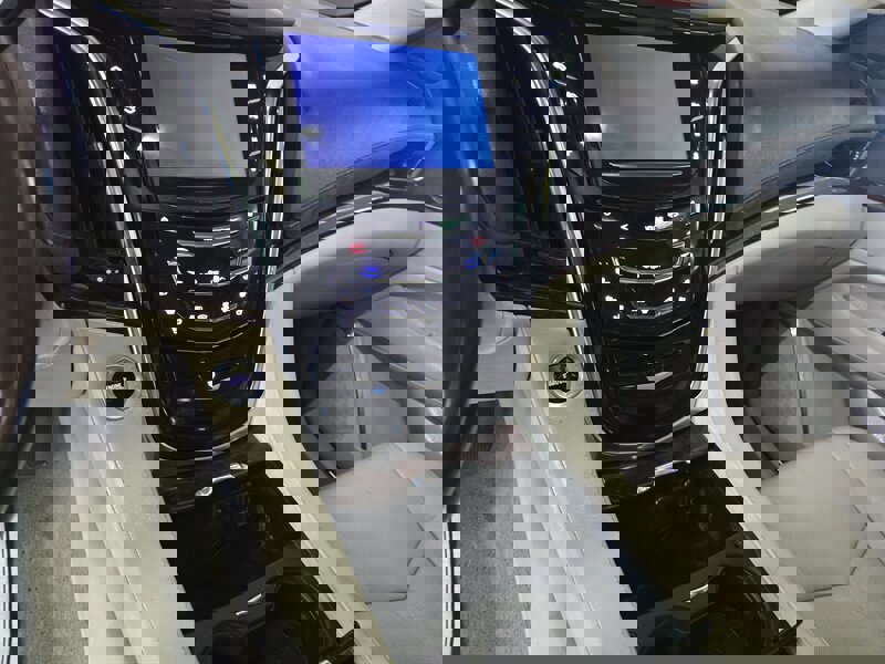 Used 2015 Cadillac Escalade ESV Luxury image 34