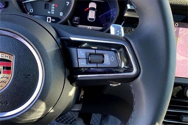 Used 2025 Porsche Macan image 44