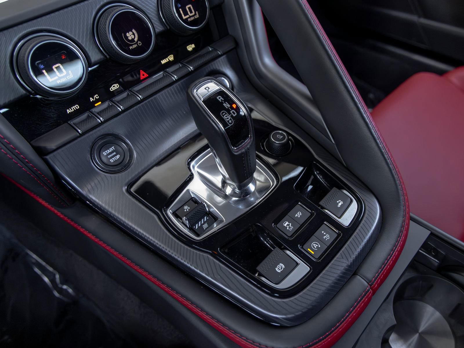 Used 2024 Jaguar F-TYPE R-Dynamic RWD image 41