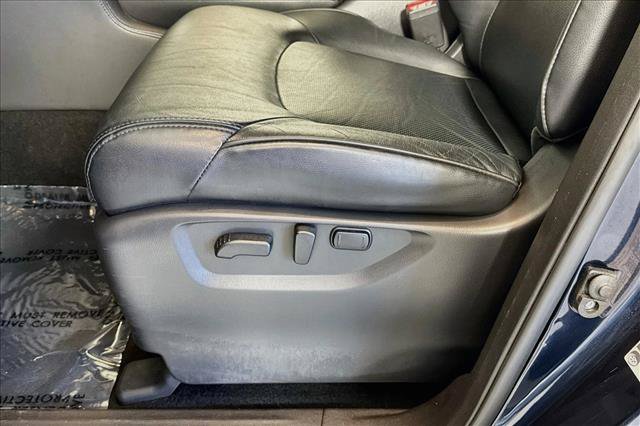 Used 2024 Nissan Armada SL w/ Captain's Chairs Package RWD image 18