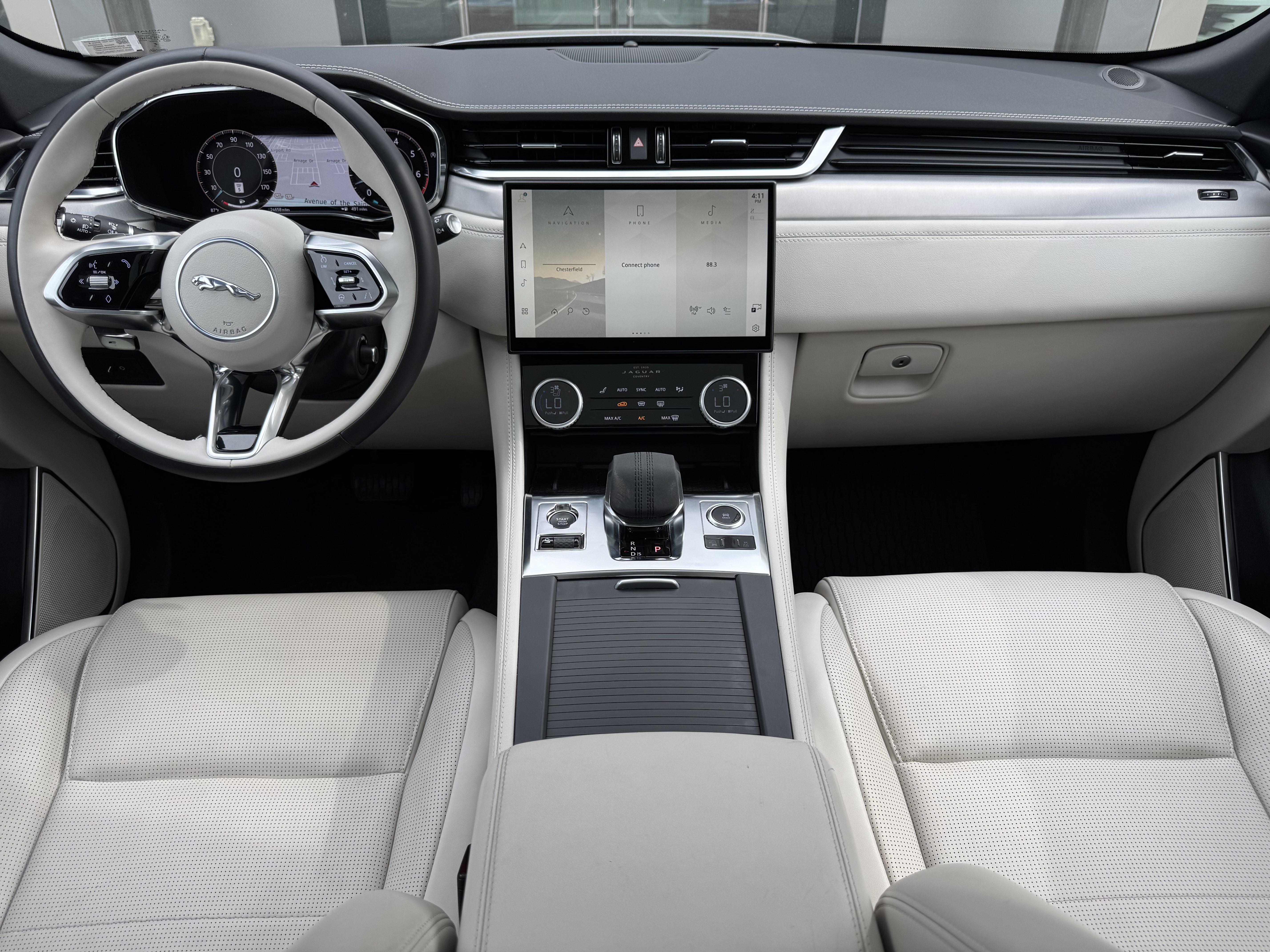 Certified 2024 Jaguar F-PACE R-Dynamic S AWD/4WD image 4