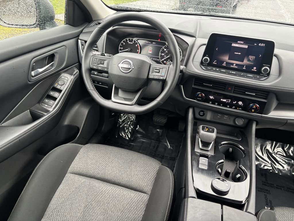 Used 2025 Nissan Rogue SV image 20