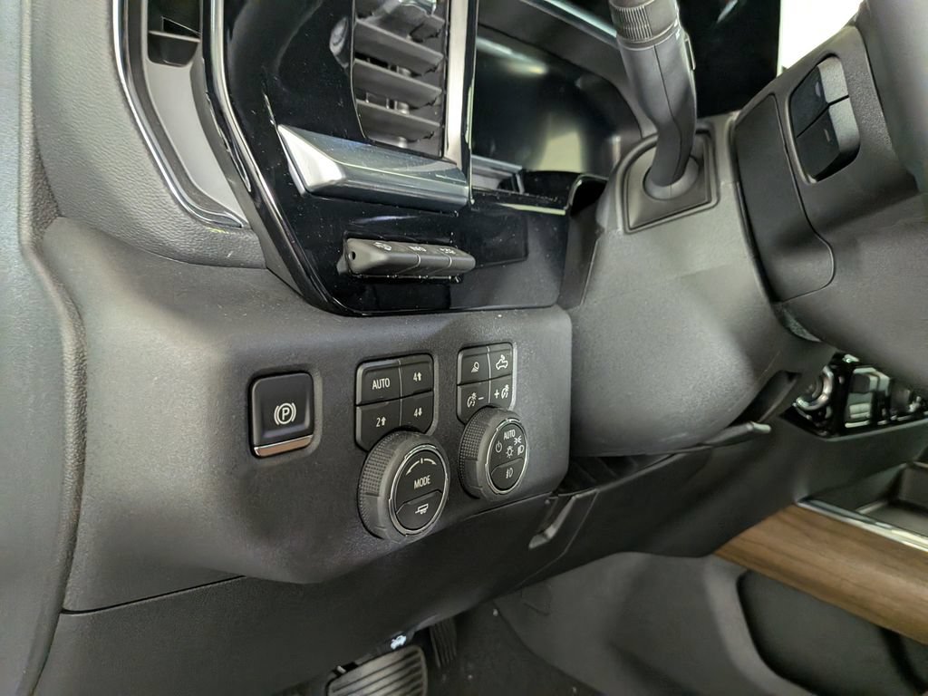 New 2026 Chevrolet Silverado 3500 High Country w/ High Country Premium Package AWD/4WD image 17