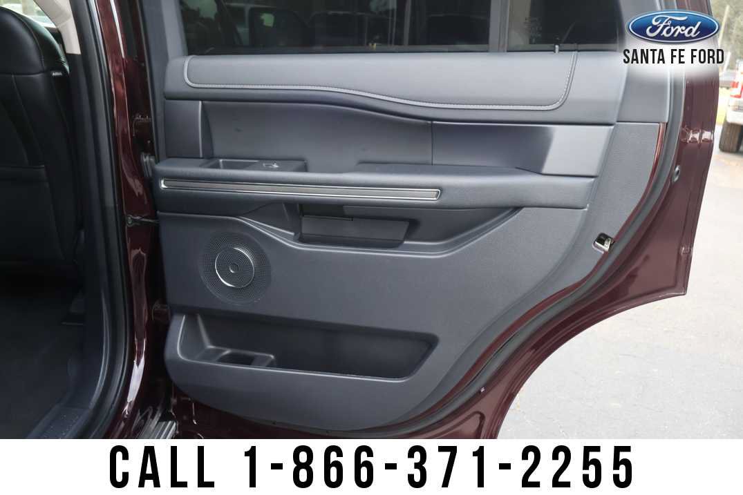 Used 2024 Ford Expedition XLT RWD image 22