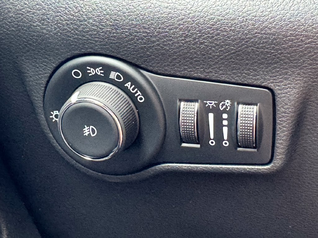 New 2026 Jeep Compass Latitude AWD/4WD image 28