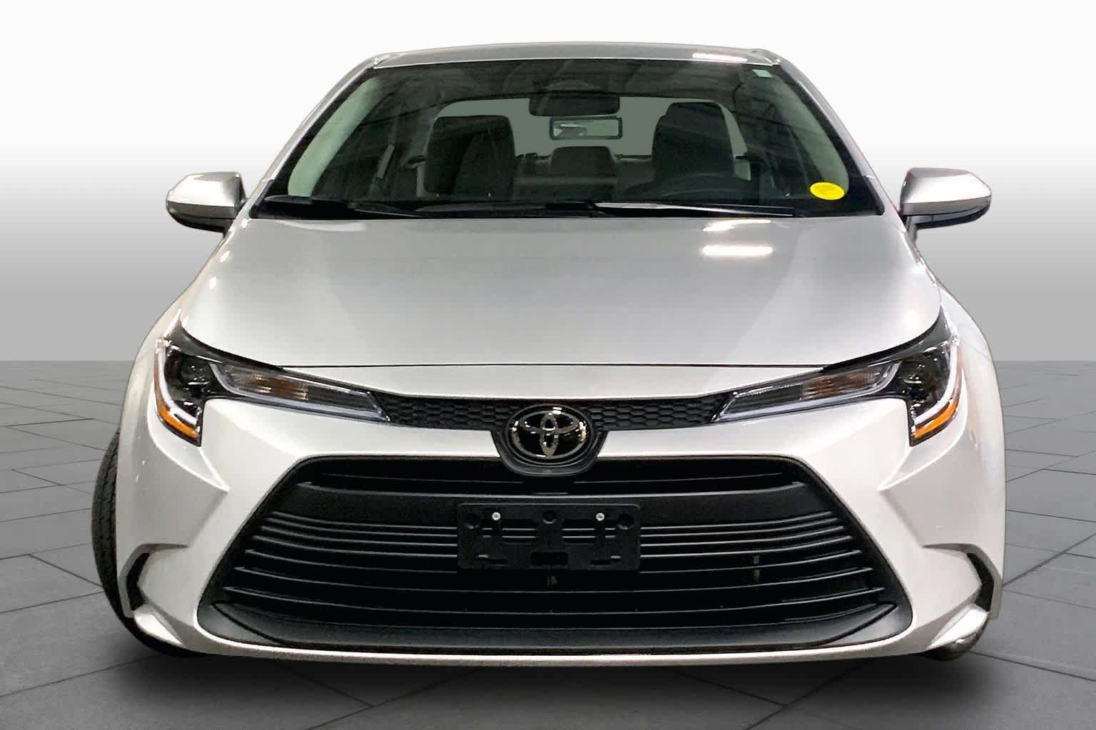 Used 2026 Toyota Corolla LE FWD image 4