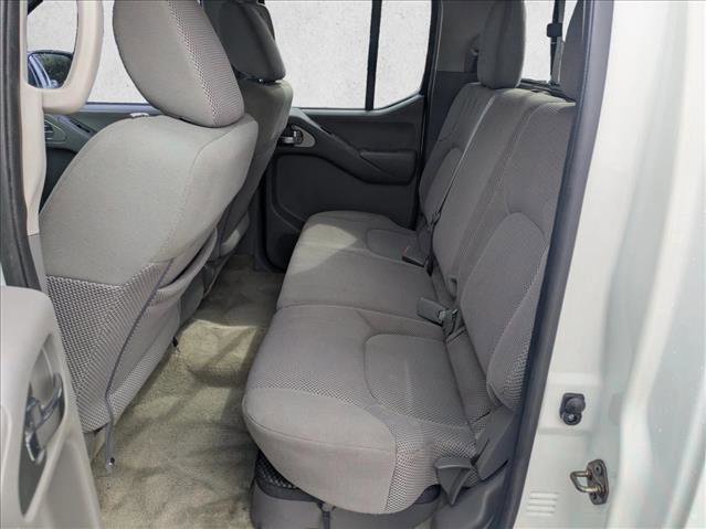 Used 2015 Nissan Frontier SV image 15