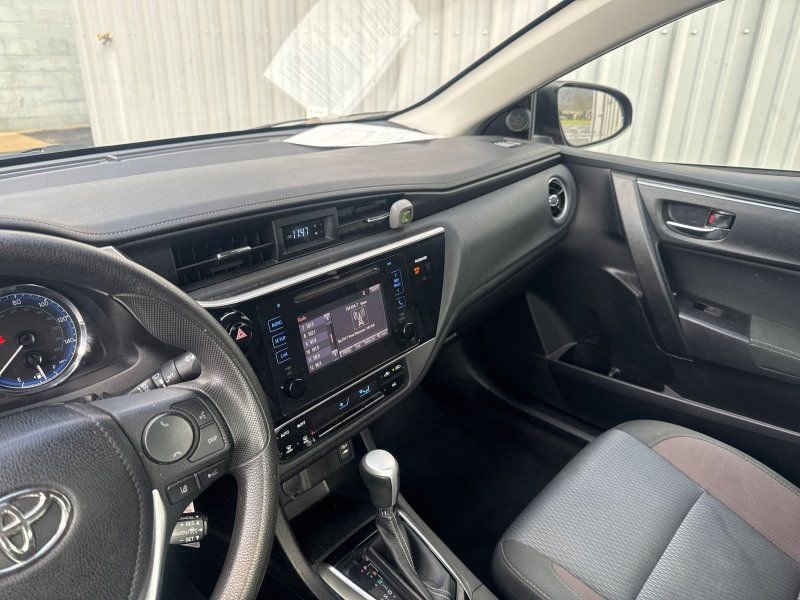 Used 2017 Toyota Corolla LE image 20