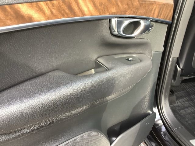 Used 2016 Volvo XC90 T6 Momentum w/ Momentum Plus Package image 20