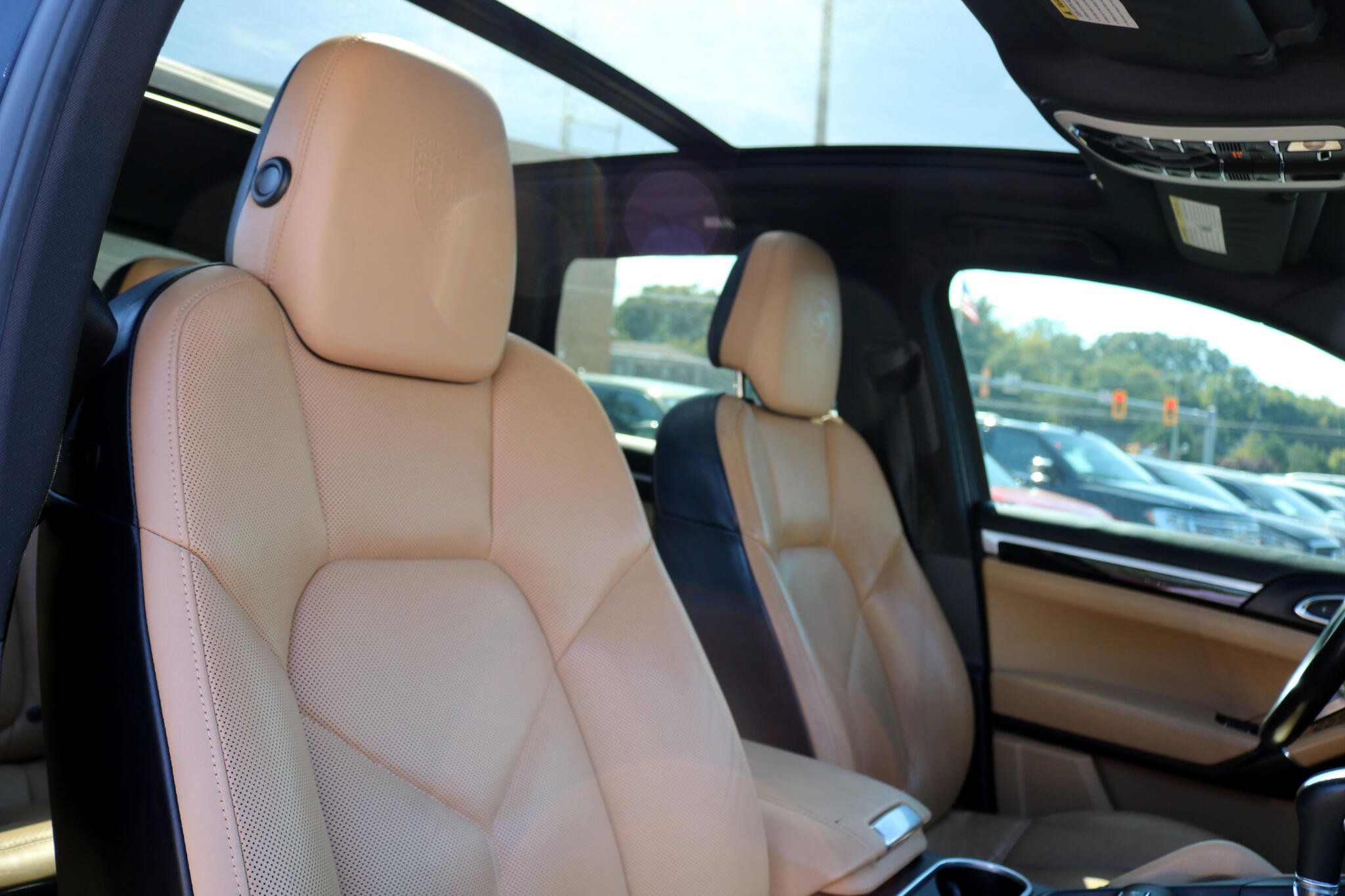 Used 2015 Porsche Cayenne S w/ Premium Package image 51