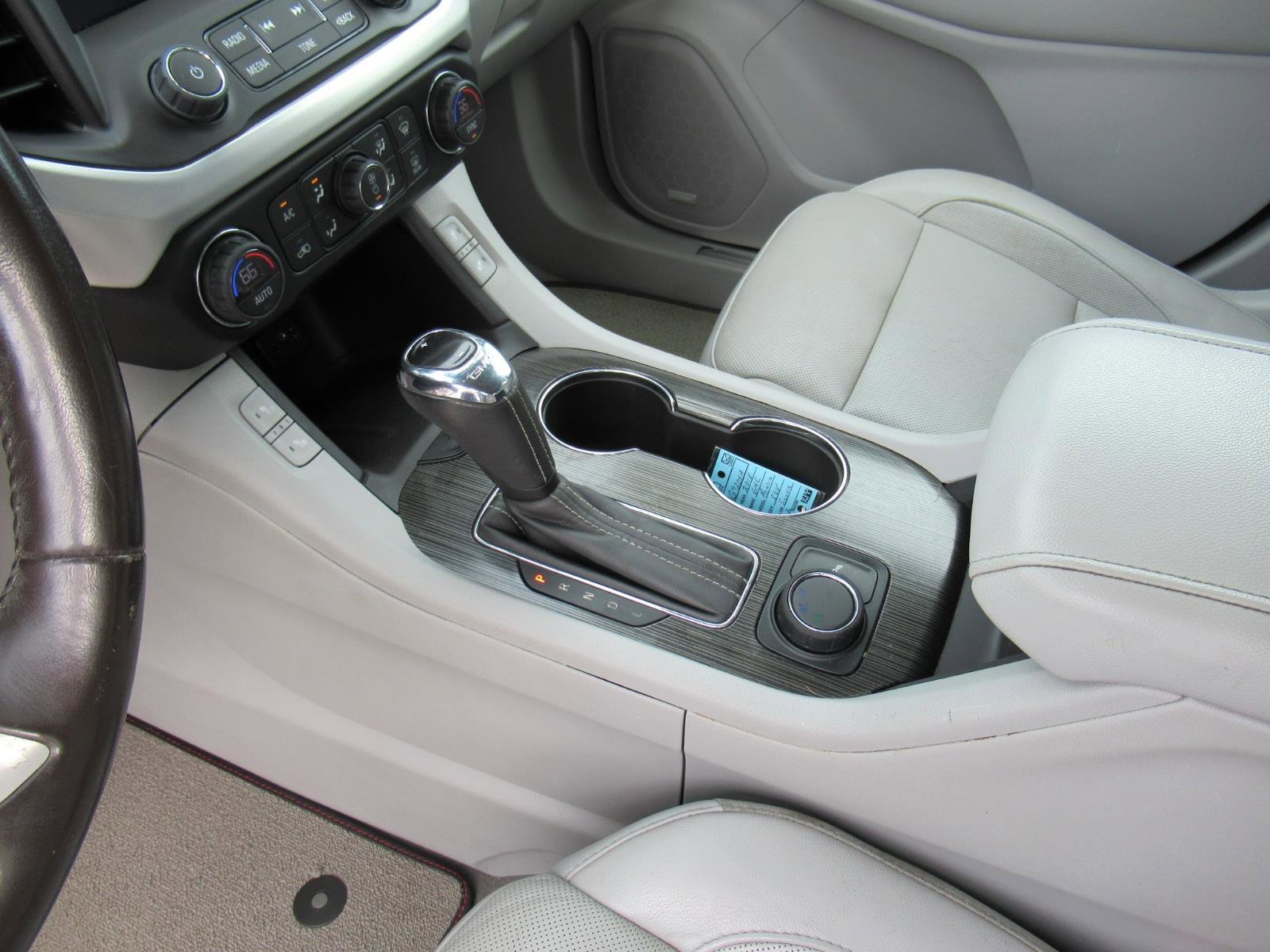 Used 2018 GMC Acadia SLT image 18