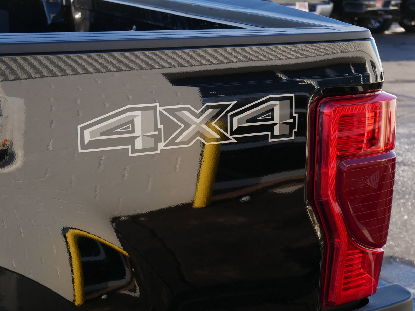 Used 2022 Ford F350 XLT w/ Black Appearance Package image 10