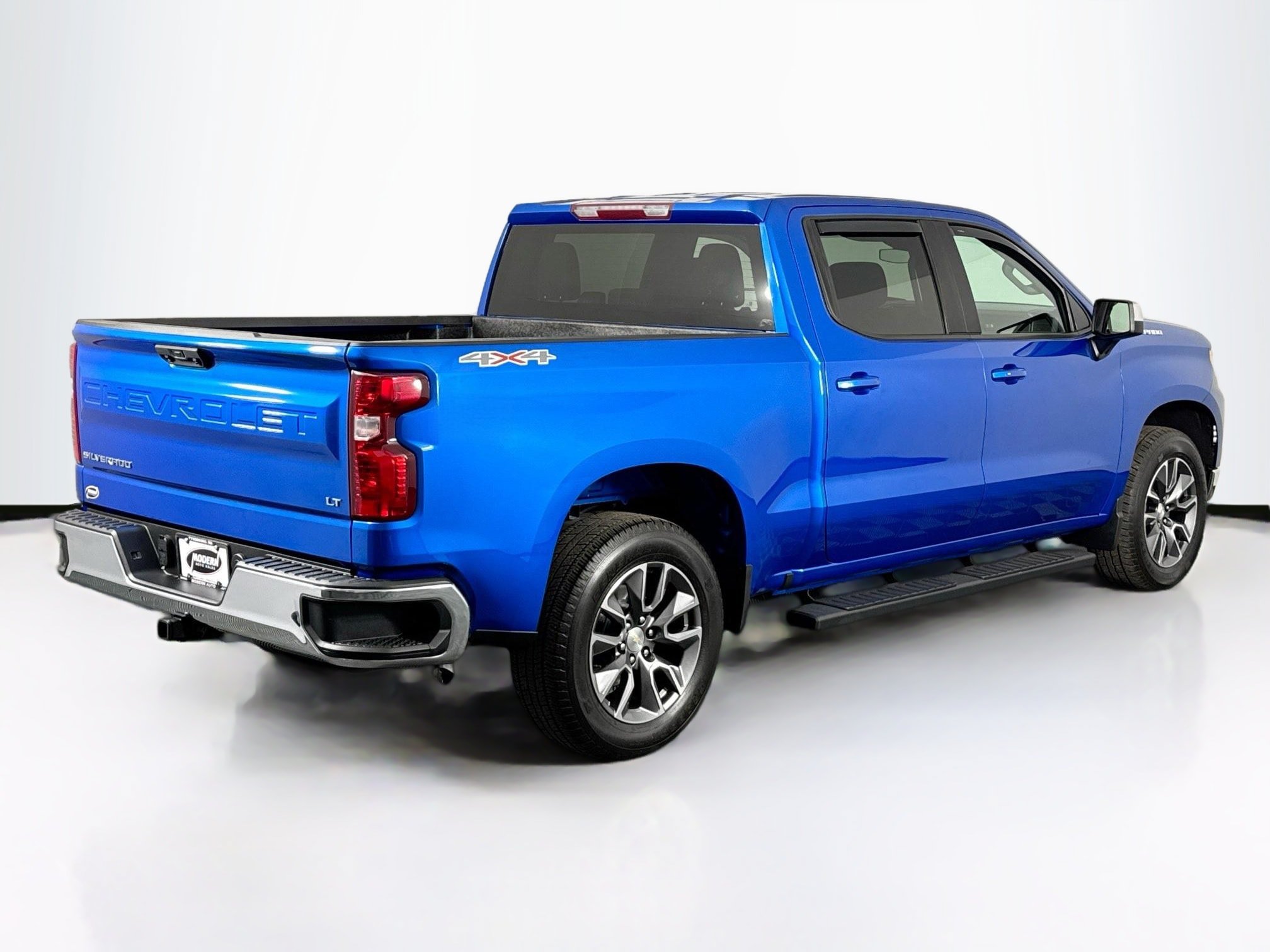 Used 2023 Chevrolet Silverado 1500 LT AWD/4WD image 15