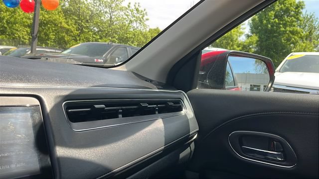 Used 2020 Honda HR-V Touring image 18