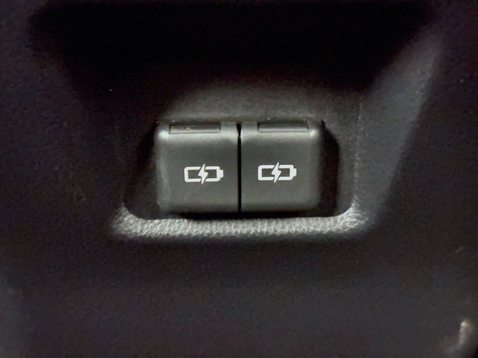 Certified 2025 Toyota RAV4 XLE AWD/4WD image 35
