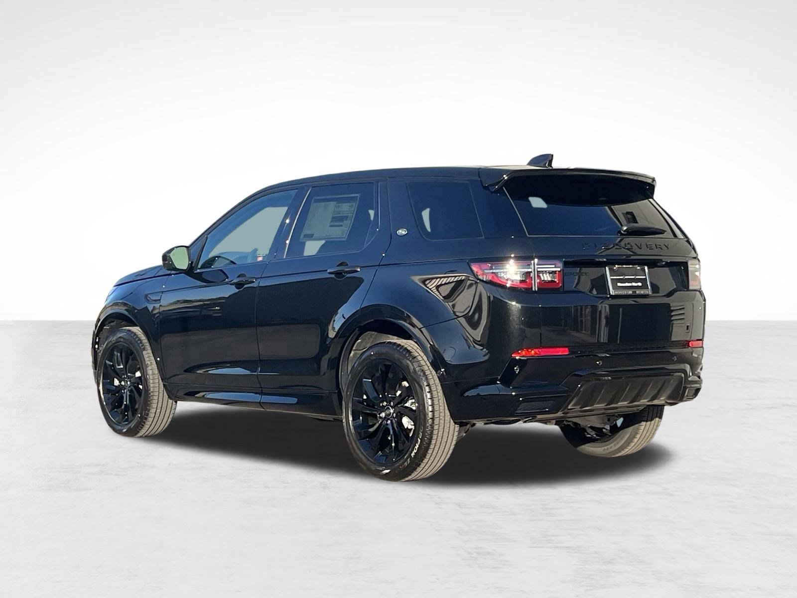 Used 2025 Land Rover Discovery Sport Dynamic SE image 3