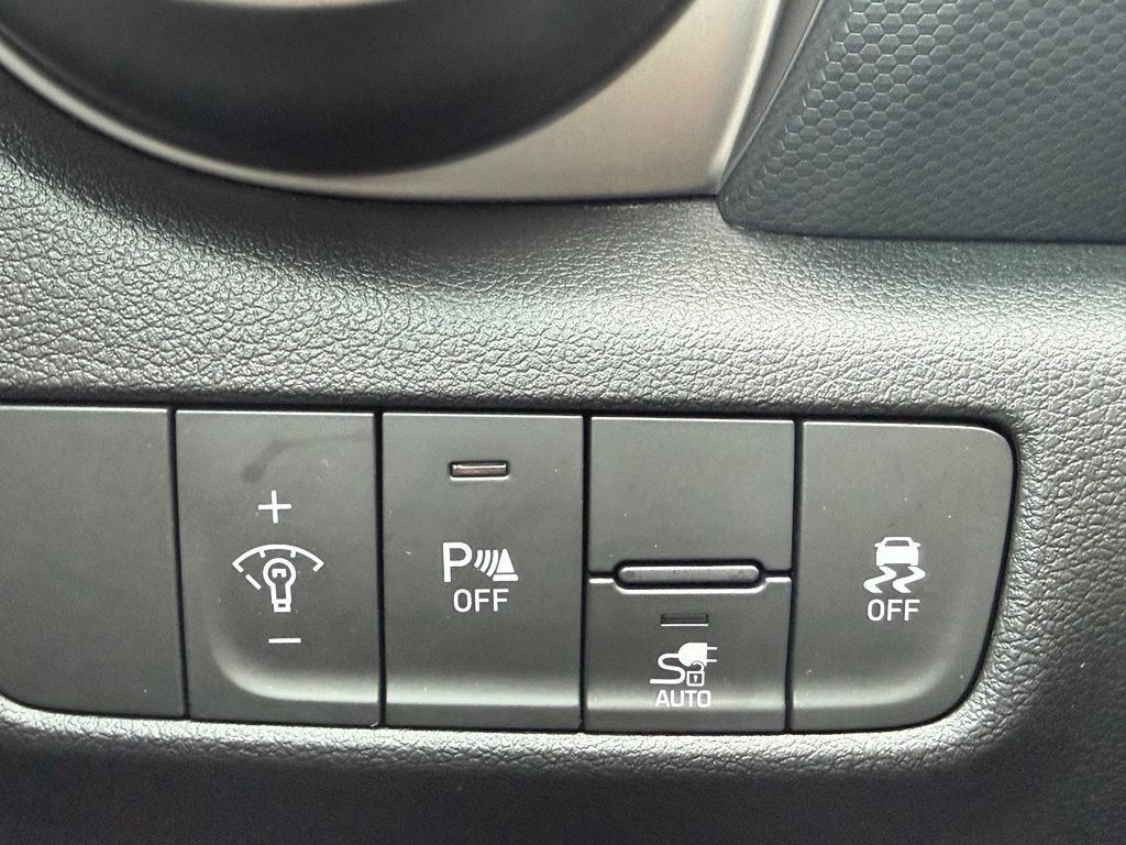 Certified 2023 Hyundai Kona Limited FWD image 26