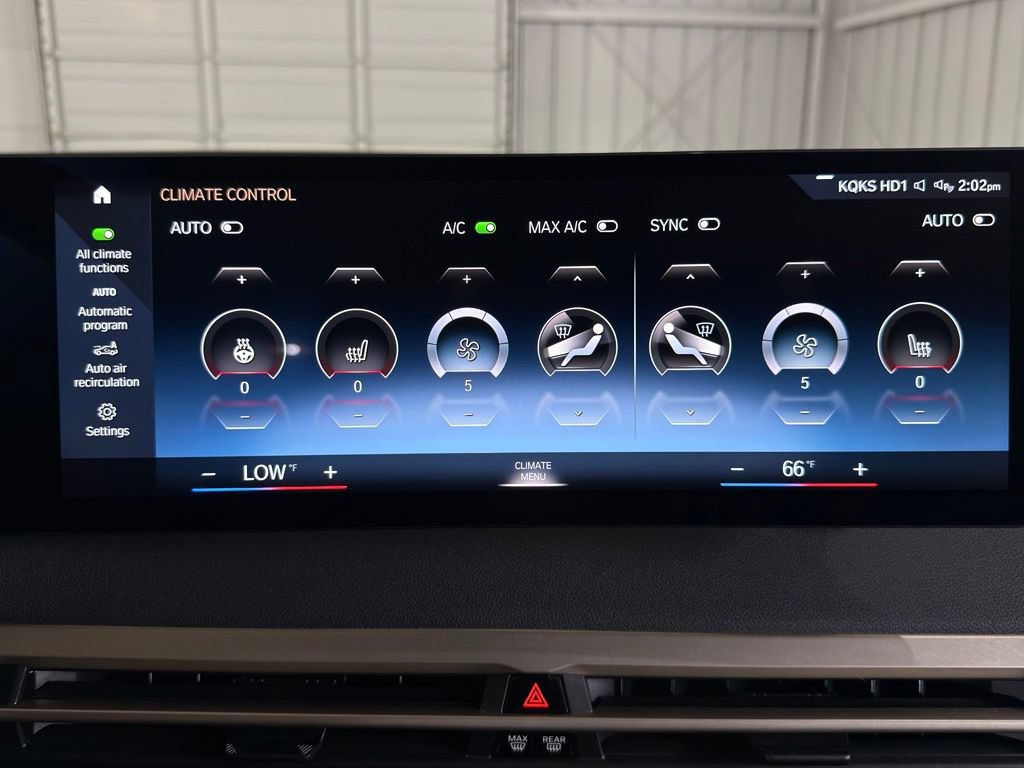 Used 2023 BMW iX xDrive50 w/ Sport Package AWD/4WD image 37