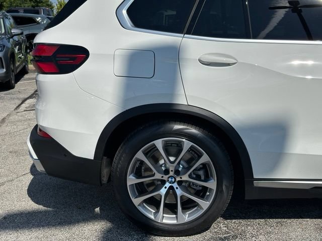 New 2026 BMW X5 xDrive50e w/ Premium Package AWD/4WD image 11
