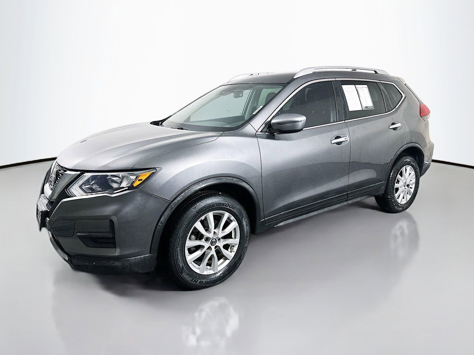 Used 2019 Nissan Rogue SV AWD/4WD image 3