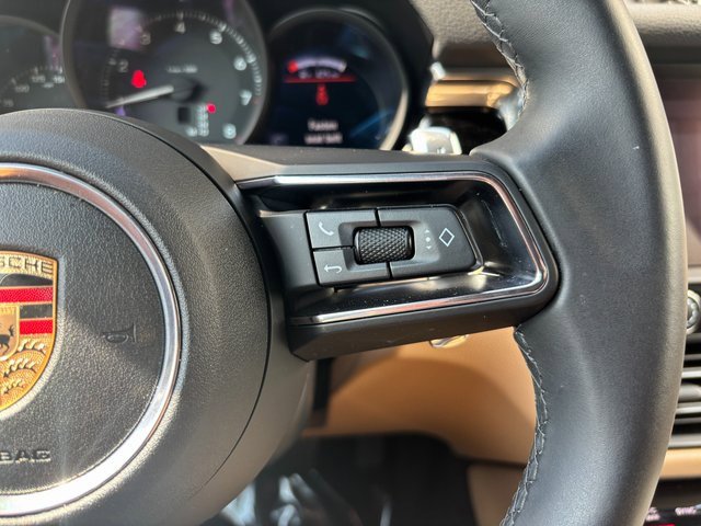 Certified 2025 Porsche Macan image 21