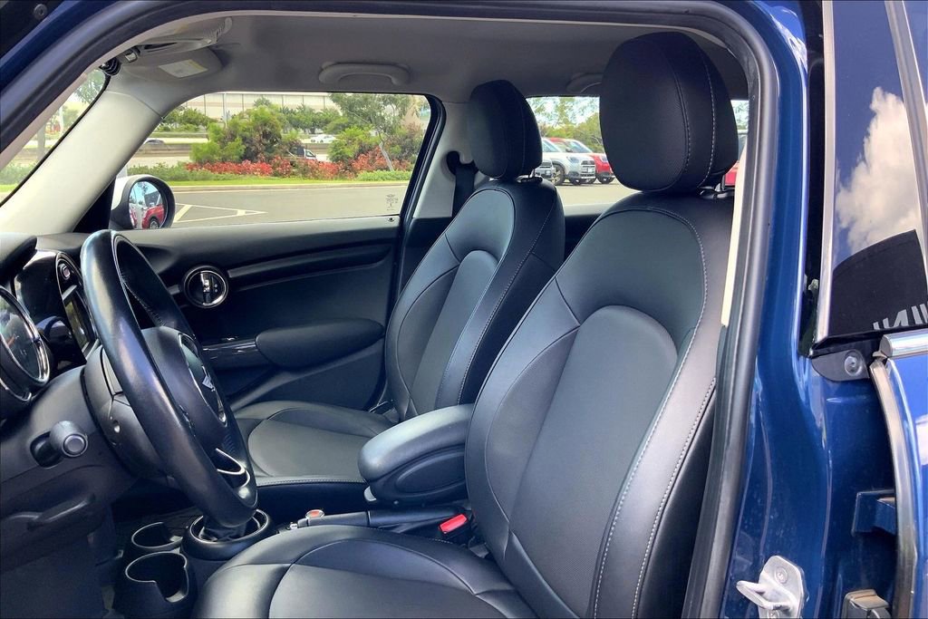 Used 2018 MINI Cooper 4-Door Hardtop image 24