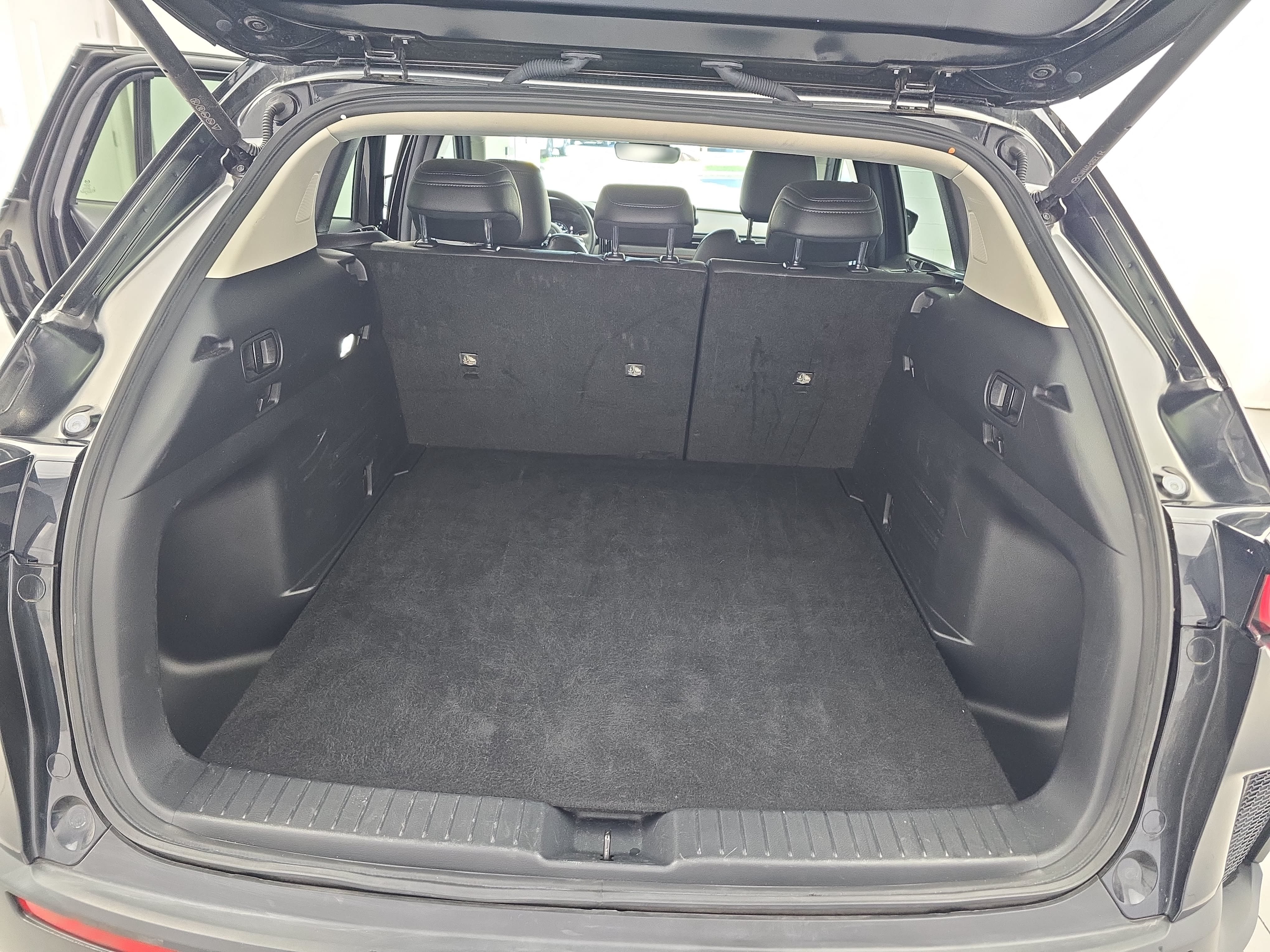 Used 2025 MAZDA CX-50 AWD 2.5 S w/ Premium Plus Pkg image 12