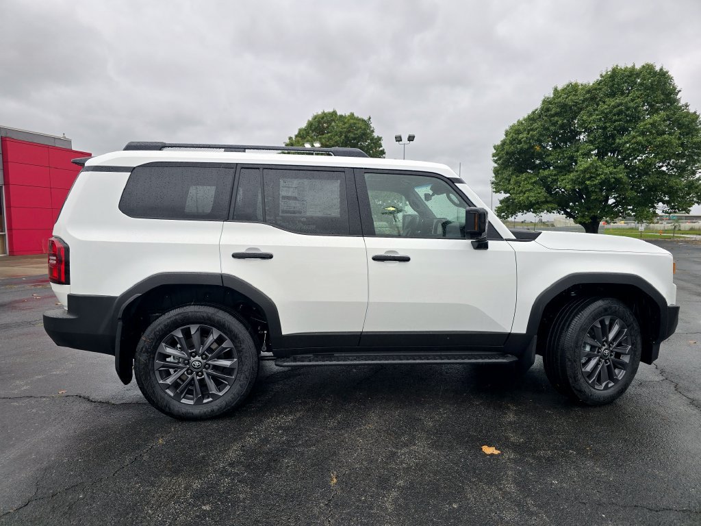 New 2027 Toyota Land Cruiser w/ Premium Package AWD/4WD image 19