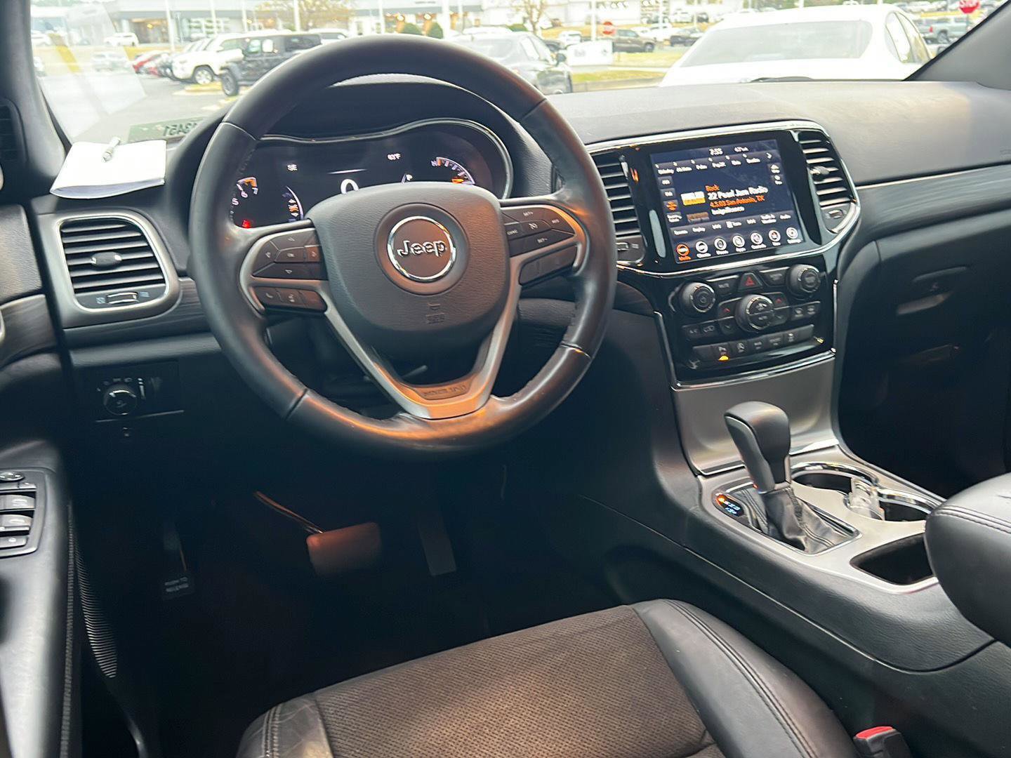 Used 2021 Jeep Grand Cherokee Laredo X image 18