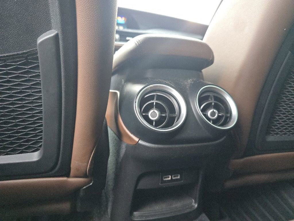 Used 2020 Alfa Romeo Stelvio w/ Nero Edizione image 21