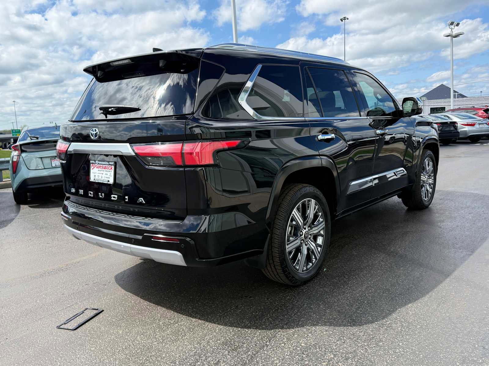 Used 2023 Toyota Sequoia Capstone AWD/4WD image 4