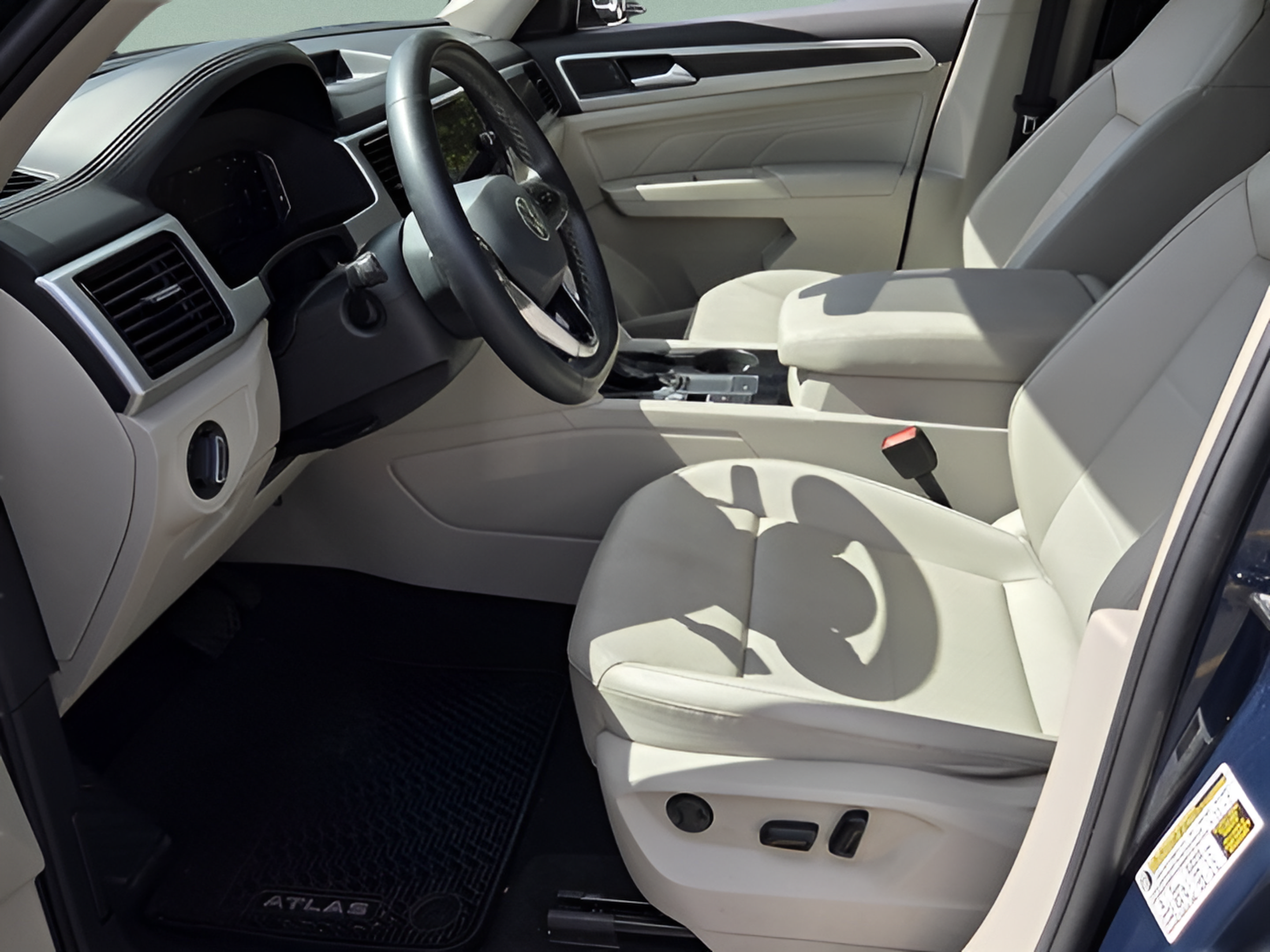 Used 2022 Volkswagen Atlas SE FWD image 9