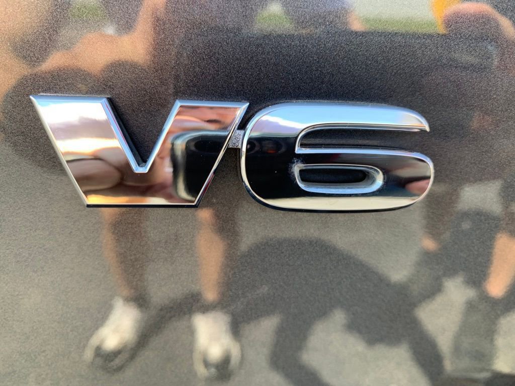 Used 2020 Toyota Tacoma Limited image 29