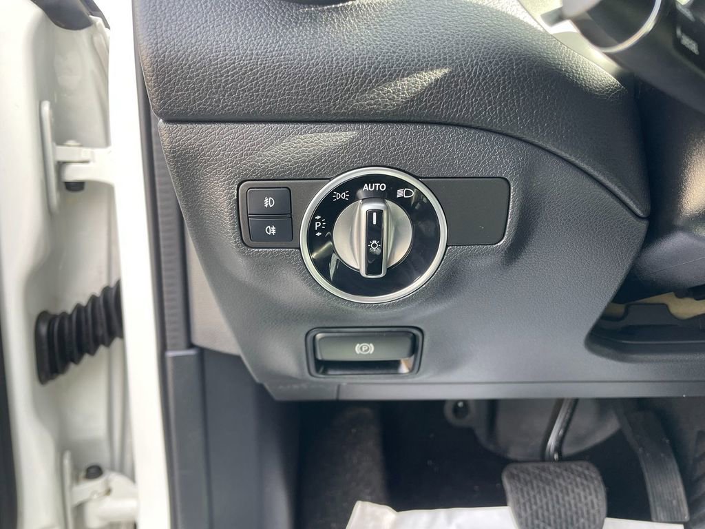 Used 2019 Mercedes-Benz GLA 250 4MATIC image 14