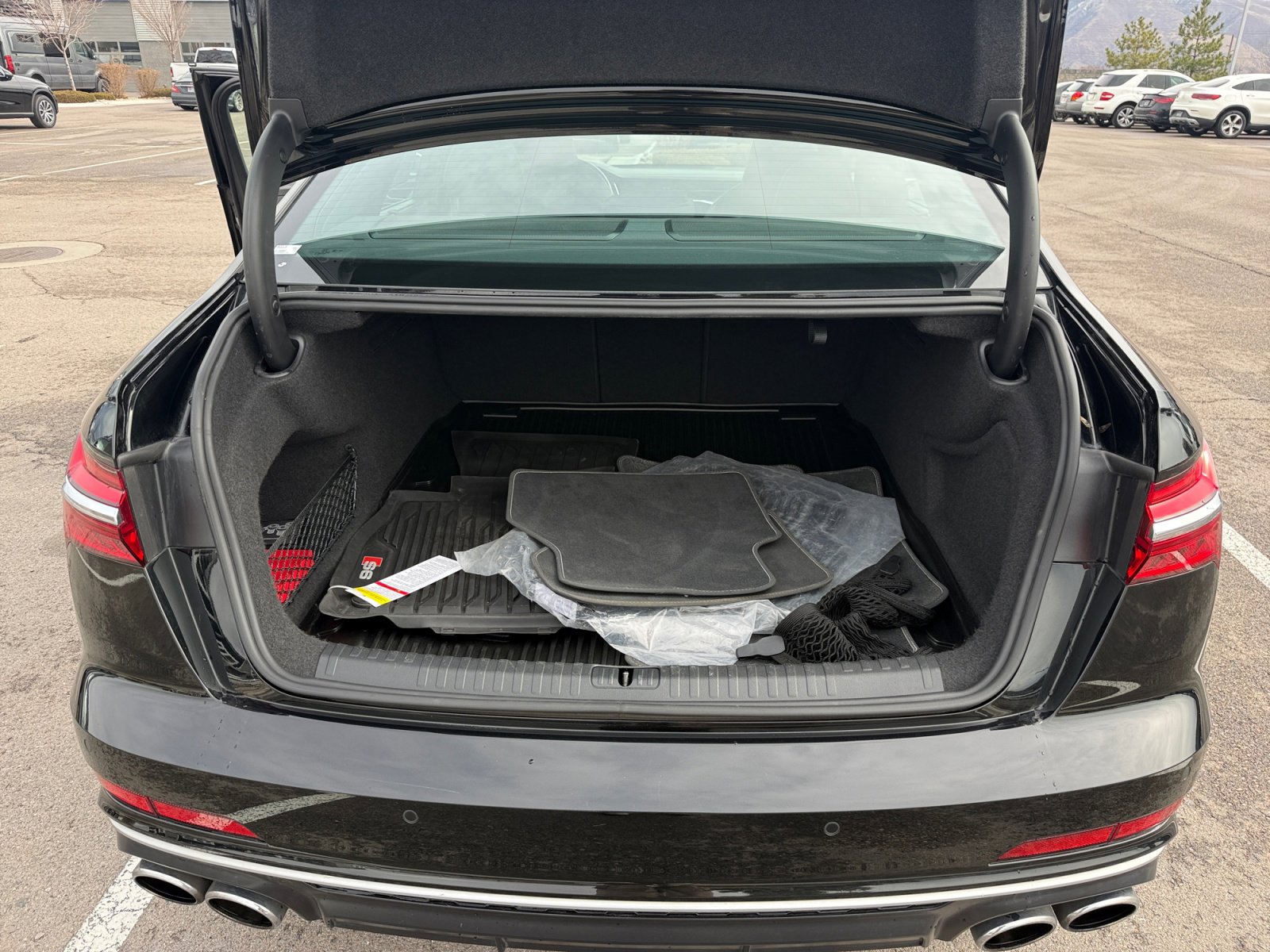 Used 2021 Audi S6 Prestige w/ Prestige Package image 33