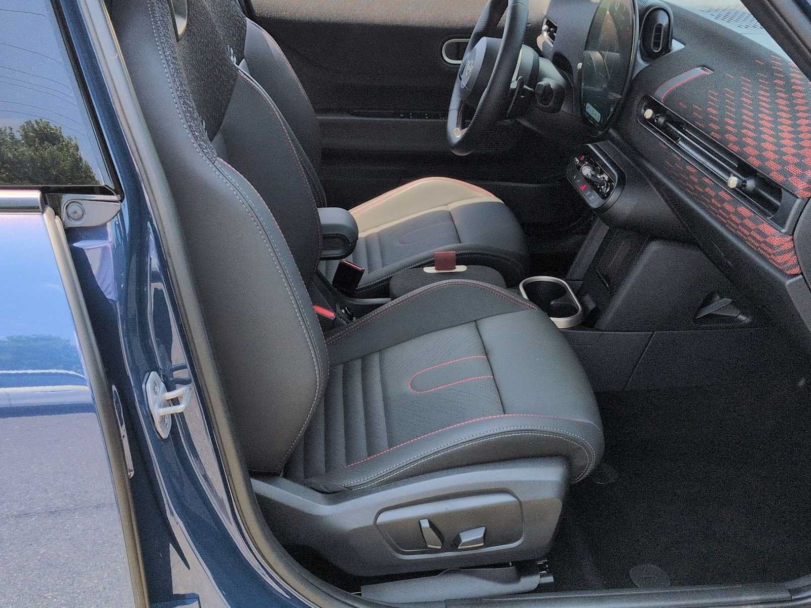 Certified 2025 MINI Cooper S FWD image 24
