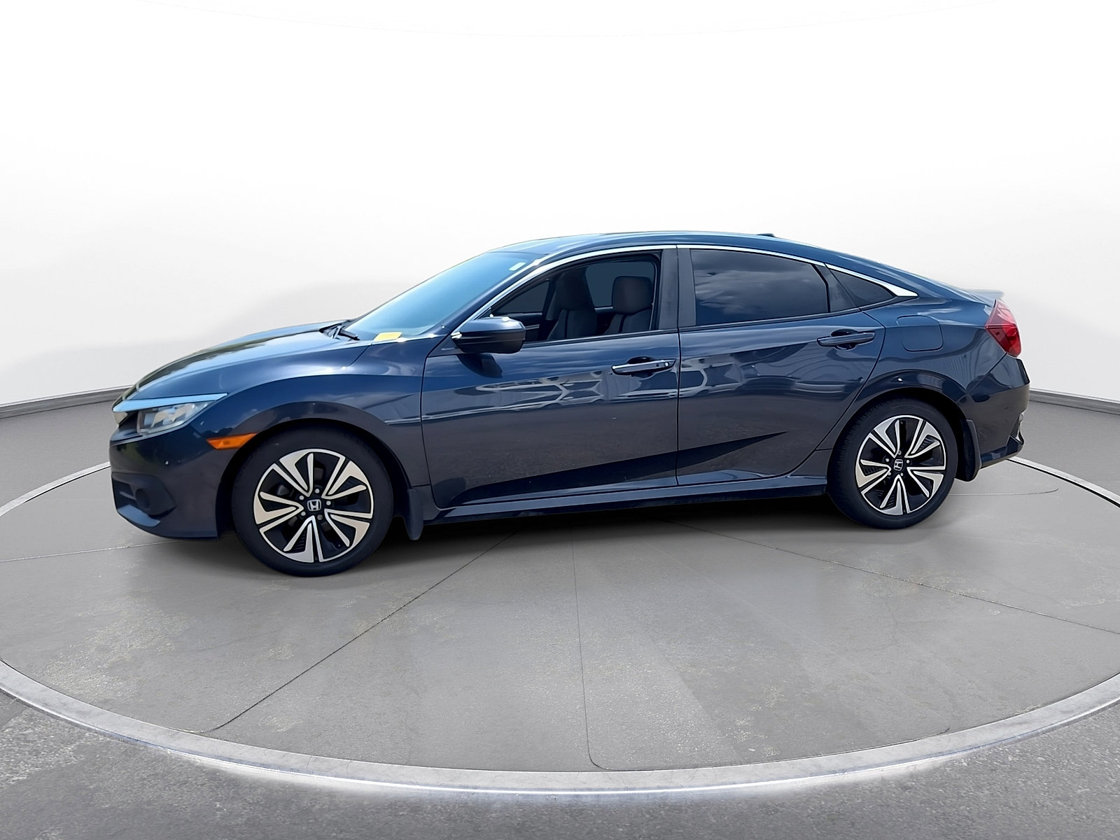 Used 2018 Honda Civic EX-T image 4