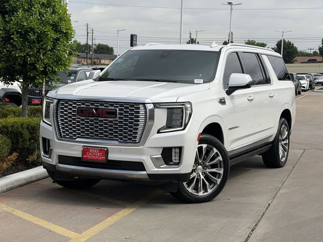 Used 2021 GMC Yukon XL Denali w/ Denali Premium Package AWD/4WD image 2