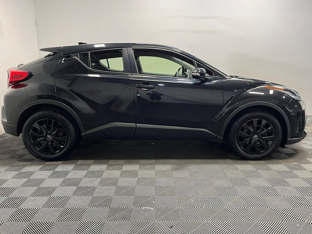 Used 2020 Toyota C-HR LE FWD image 4