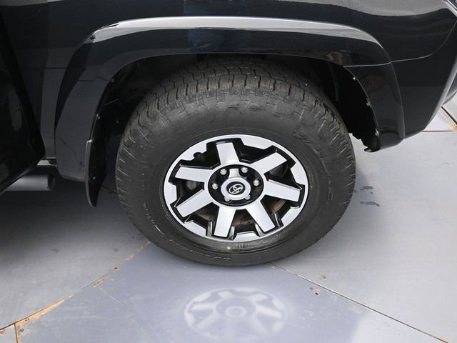 Used 2022 Toyota 4Runner TRD Off-Road AWD/4WD image 30