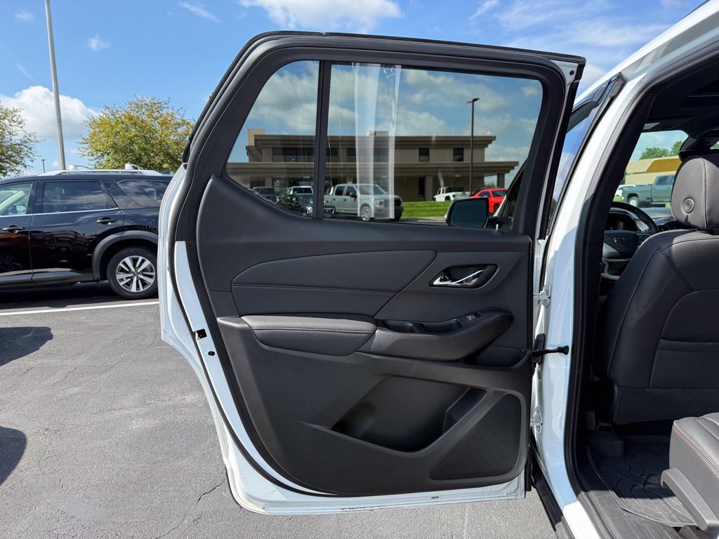 Used 2023 Chevrolet Traverse RS w/ LPO, Floor Liner Package AWD/4WD image 48