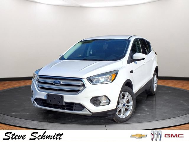 Used 2019 Ford Escape SE FWD image 1