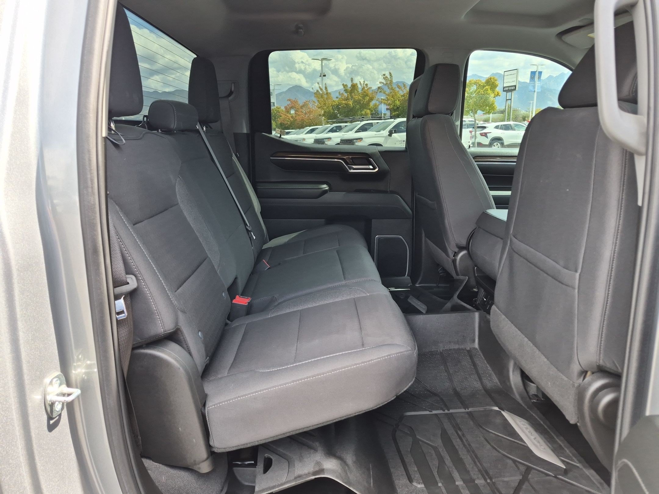 Certified 2024 Chevrolet Silverado 1500 LT AWD/4WD image 28