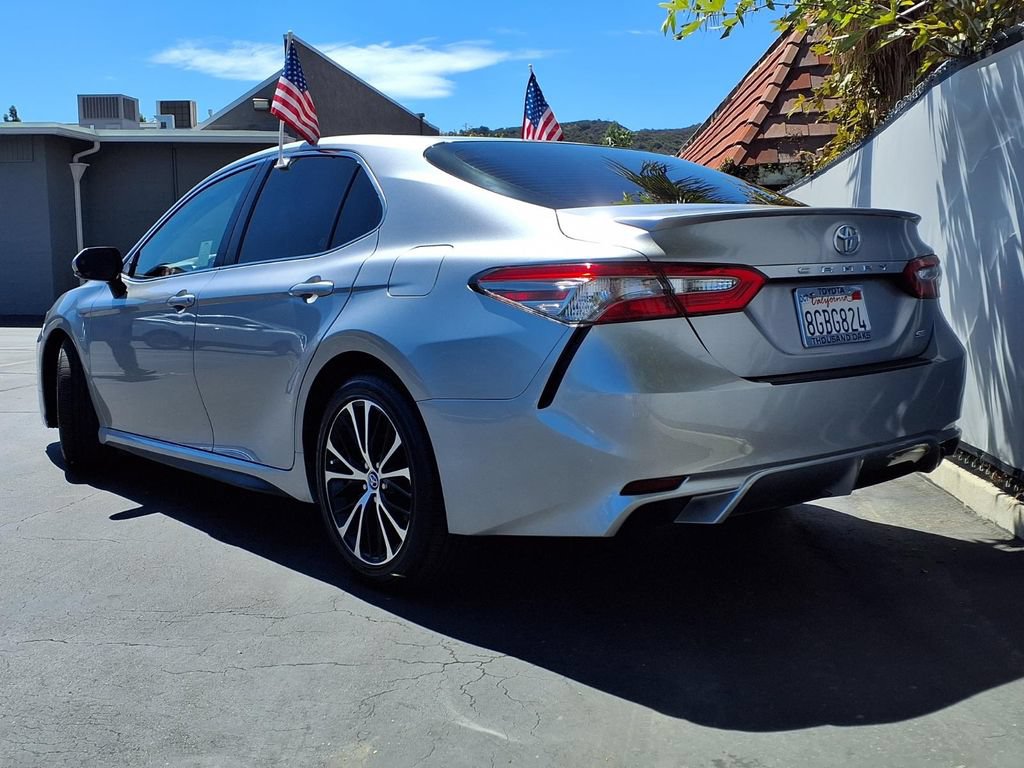 Certified 2018 Toyota Camry SE w/ Convenience Package FWD image 6
