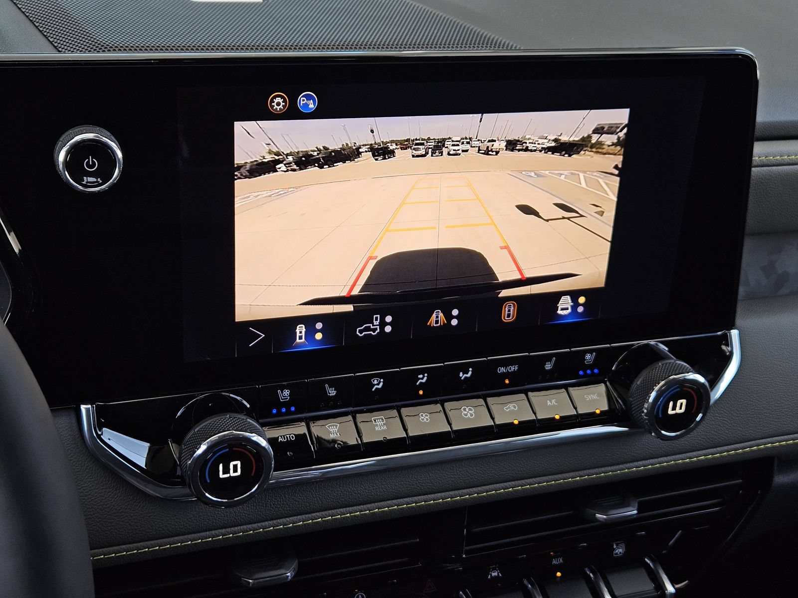 New 2026 Chevrolet Colorado ZR2 w/ Technology Package AWD/4WD image 21