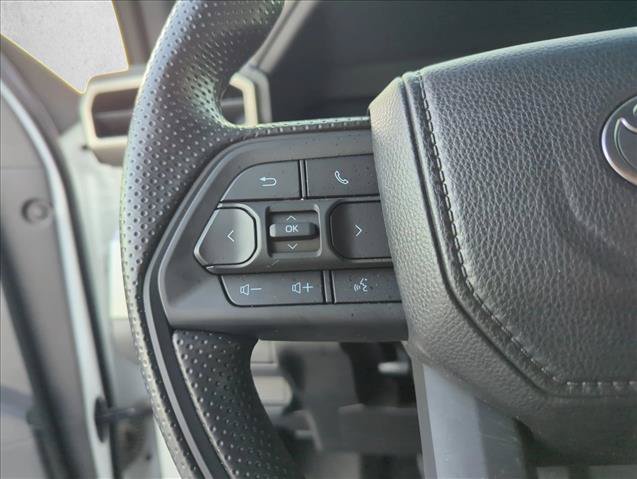 Certified 2025 Toyota Tacoma SR5 AWD/4WD image 19