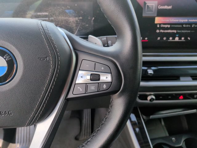 Used 2025 BMW X5 xDrive50e AWD/4WD image 15